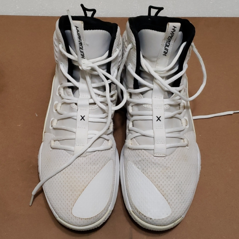 NIKE ARO467-100